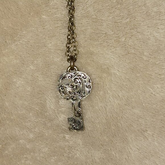 Sterling Silver Gucci Double G Key Necklace - Picture 8 of 8